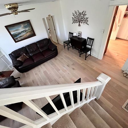 Across The Inn Entire Colonial House With Lovely Porch & Extremely Fast Wi-Fi Washington Eksteriør bilde