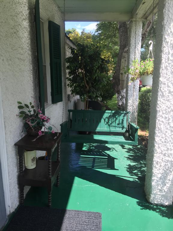 Across The Inn Entire Colonial House With Lovely Porch & Extremely Fast Wi-Fi Washington Eksteriør bilde